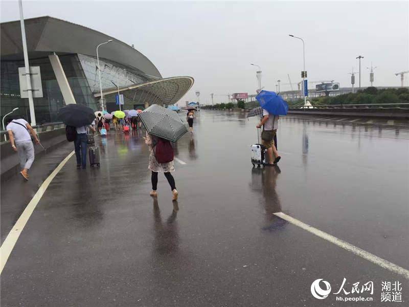 hәC(j)(chng)eˮ܇ һ݆(qing)ˮm(x)һ