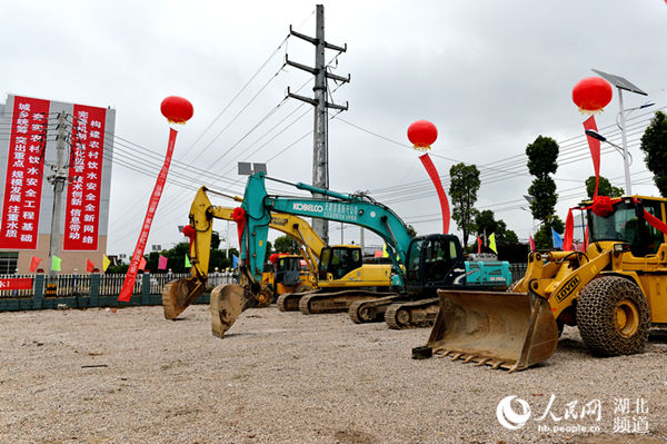 Phr(nng)尲ȫˮȡþ޴ɿȫhвؚؚ˿ˮyׂPPPģʽ˽ϠIP(gun)ϵͶYľʷؚˮȫĿځPh_Ŀvrһ꣬201712ȫ潨wPh100%ȻԺ䣬ʹ98%ϵr(nng)܉Ϸ㼃Ľˮݼ28fr(nng)F(xin)ԓhʷؚr(nng)ˮȫ̽O(sh)Ŀˡ