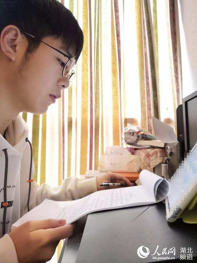 h̴W(xu)W(xu)־Ըһ(du)һh(hun)l(wi)ŮM(jn)nI(y)o(do) ((yn) z)