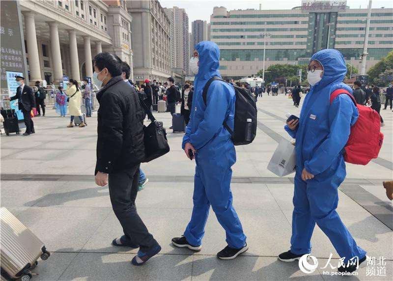 48ڝhڻ܇(ch)վվǰV(chng)ÿ֣͂o(h)g(du)M(jn)վ܇(ch)