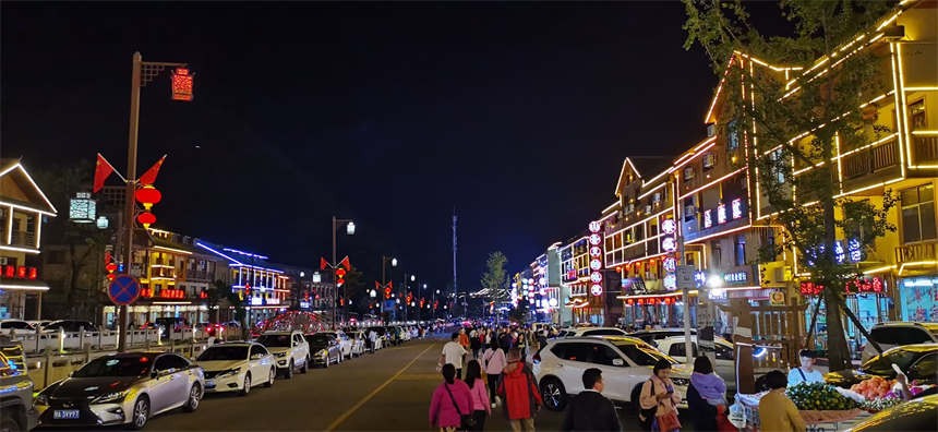 遇見“天空之境” 湖北神農(nóng)架林區(qū)大九湖國(guó)慶長(zhǎng)假游客爆滿【6】