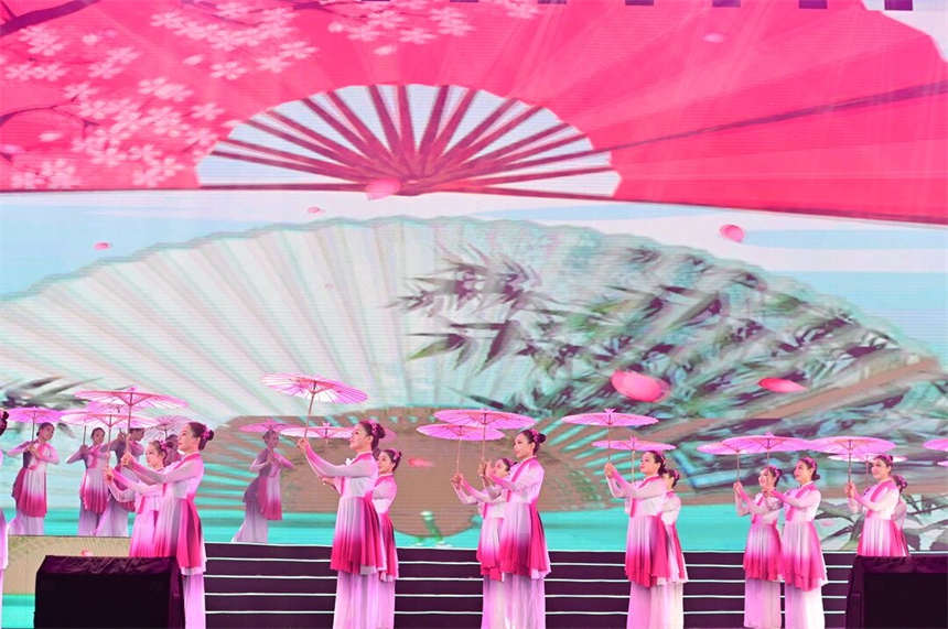 第十二屆中國長江三峽國際旅游節(jié)在湖北宜昌開幕【12】