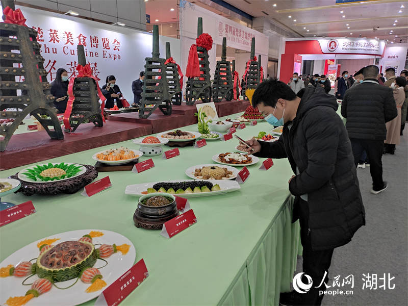 楚菜美食博覽會演繹饕餮盛宴。人民網(wǎng) 郭婷婷攝