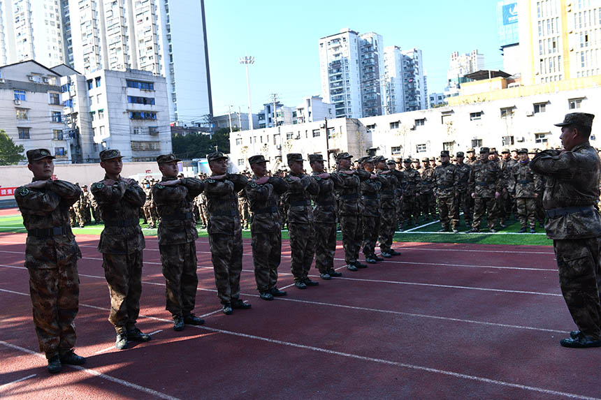 湖北建始:村社區(qū)書記“大練兵” 塑造“兵支書“精氣神【2】
