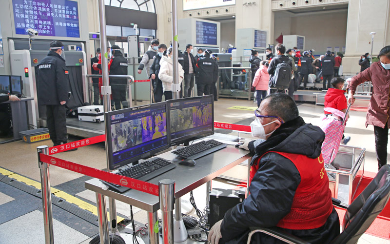 漢口火車(chē)站春運(yùn)首日現(xiàn)場(chǎng)。邱晟攝