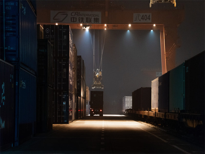 中歐班列(武漢)把中國年味送到歐洲 肖一鳴攝