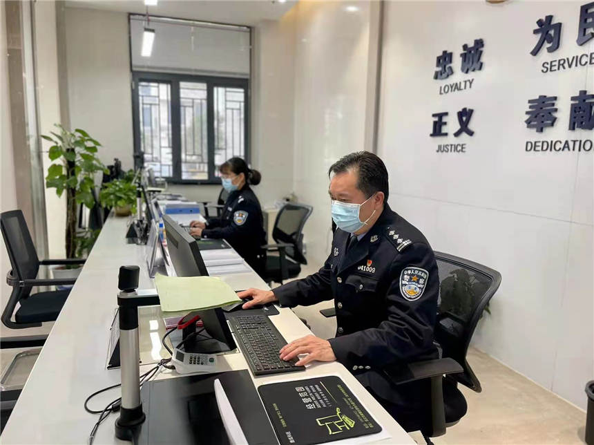 武漢公安人員保障城市安全。武龔軒攝