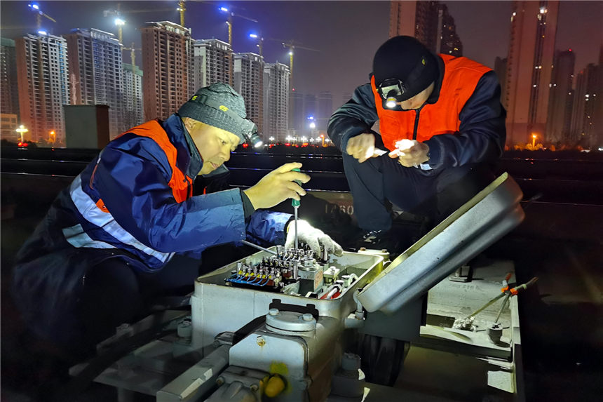 (yng)늄(w)vR͌늄(w)܇g(gu)(qing)Zڌ(du)vRվM(jn)ЬF(xin)(chng)z_O(sh)\(yn)аȫԡz