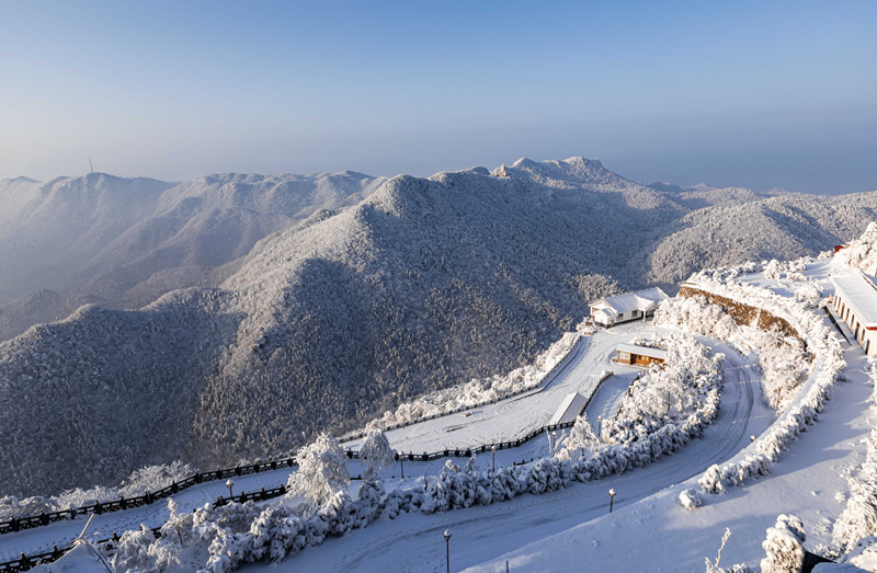 湖北隨州大洪山銀裝素裹