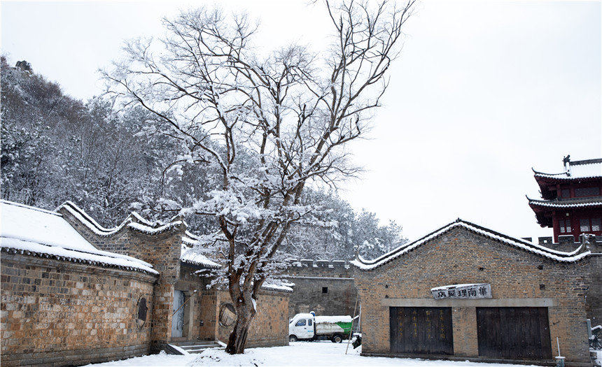 湖北紅安:雪后初霽 冰雪映丹心