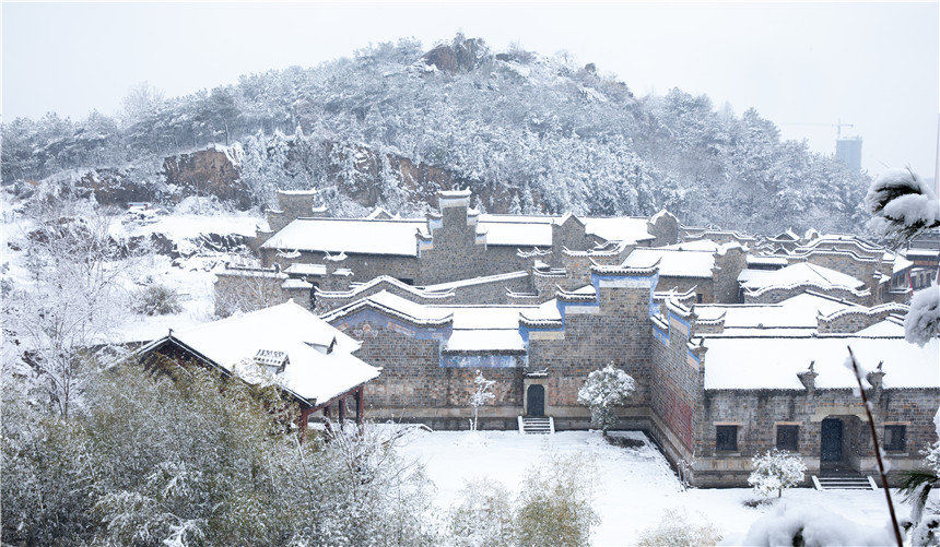 湖北紅安:雪后初霽 冰雪映丹心