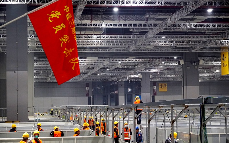 上海最大方艙醫(yī)院建設(shè)現(xiàn)場(chǎng)