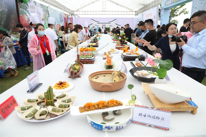 美食文化節(jié)上的楚菜名宴展。聶爽攝