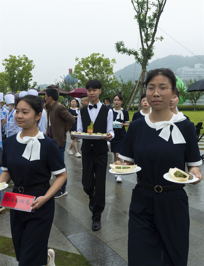 烹飪技能賽參賽作品“粽香雞翅卷”。鄭家裕攝