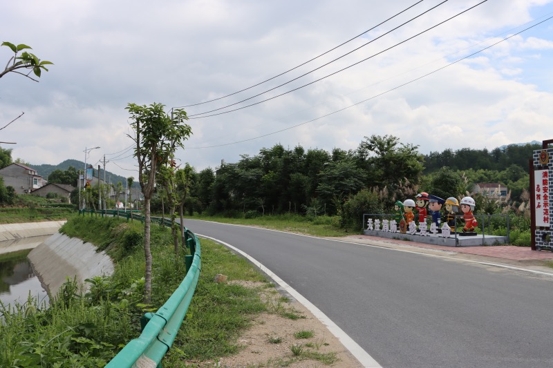 蘄水灌區(qū)馬踏石渠段一小景。湖北省水利廳供圖