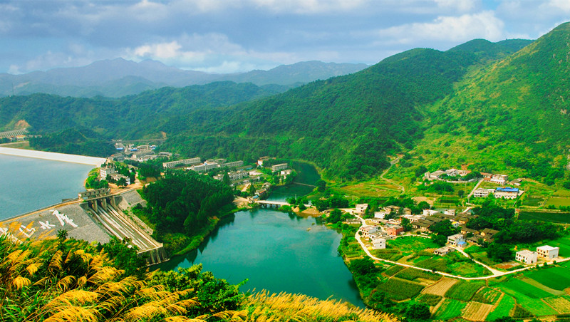 崇陽：鄉(xiāng)村振興鋪開美麗畫卷。陶然攝