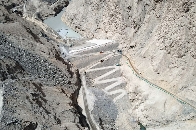 工程已完工的上游圍堰。