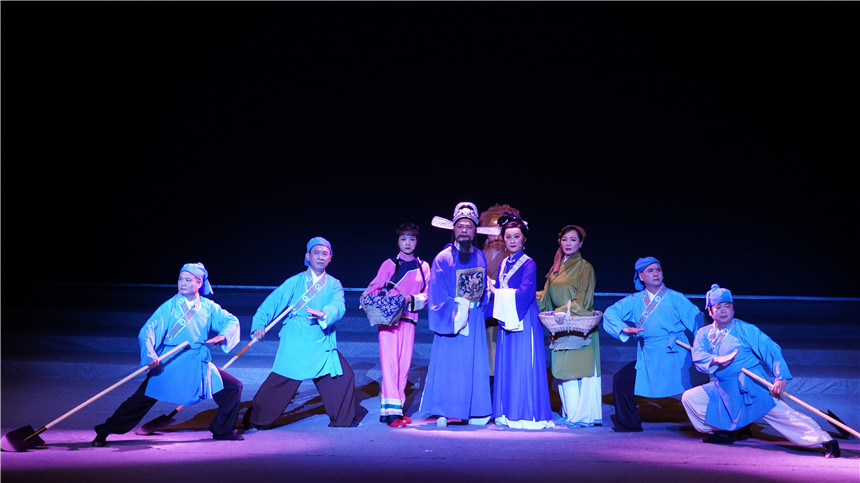 黃梅小戲《兩袖清風》。