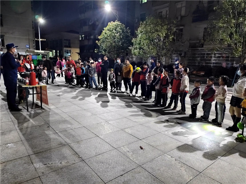 湖北咸寧南昌路社區(qū):黨建引領(lǐng)共同締造 老舊小區(qū)蝶變【2】