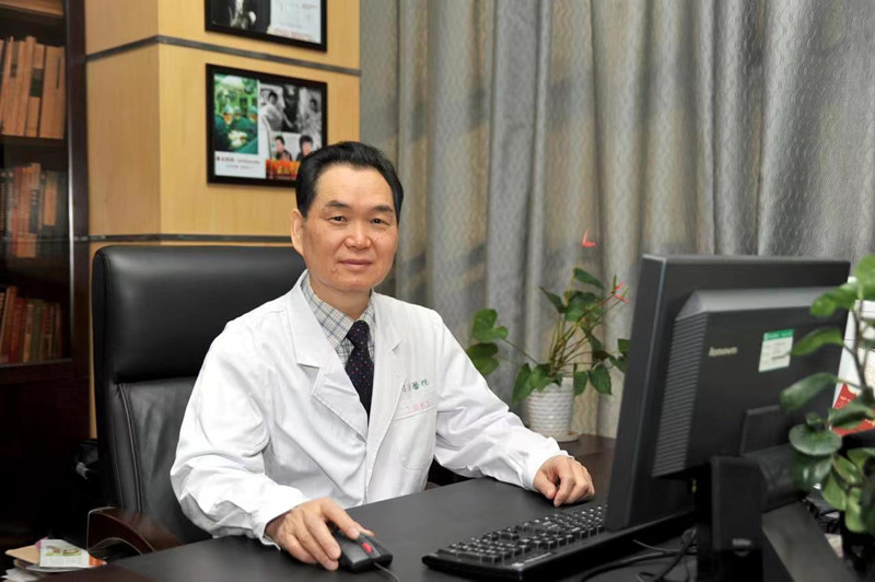 中國科學(xué)院院士、武漢醫(yī)學(xué)會(huì)會(huì)長、華中科技大學(xué)同濟(jì)醫(yī)院教授陳孝平。受訪者供圖