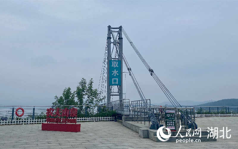 農(nóng)夫山泉丹江口取水口。人民網(wǎng) 張沛攝