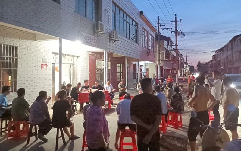 居民為小區(qū)建設(shè)提供針對性意見和建議。朱東方攝