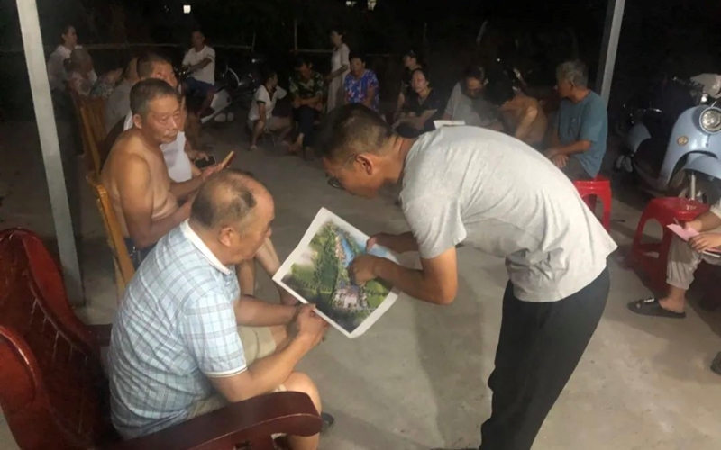 共享共治有妙方，共同締造美好家園。朱東方攝