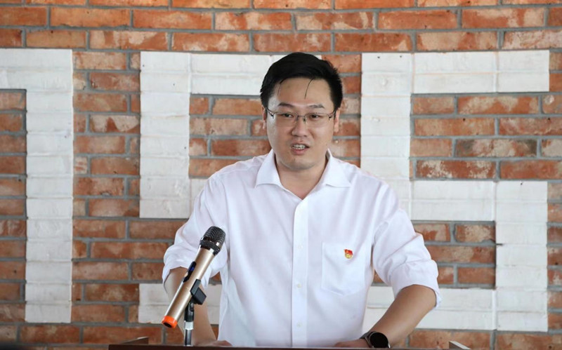 國(guó)家信息光電子創(chuàng)新中心總經(jīng)理肖希發(fā)言。