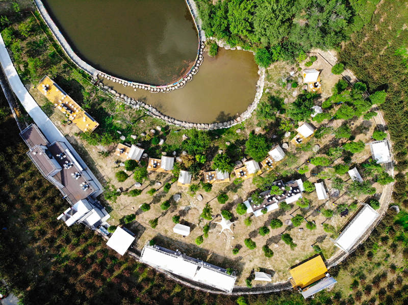 鳥瞰茅箭區(qū)秦巴星空露營基地。