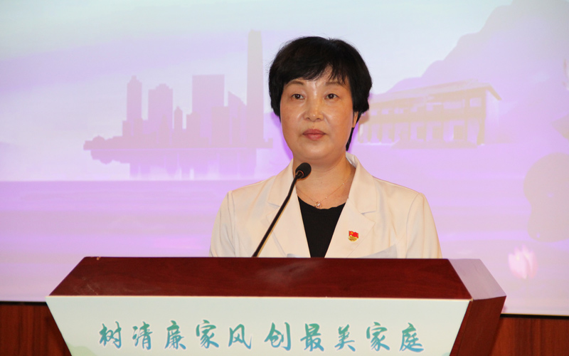 省婦聯(lián)黨組書記、主席鄧長青講話。武漢市婦聯(lián)供圖