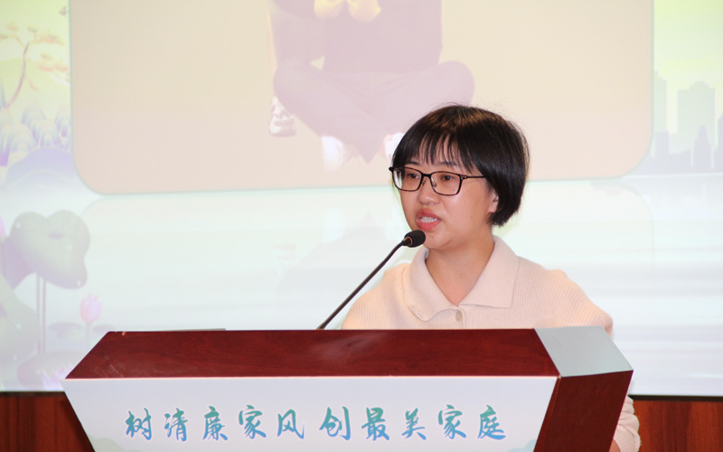 3位領(lǐng)導(dǎo)干部家屬代表分享了清廉家風(fēng)故事。武漢市婦聯(lián)供圖