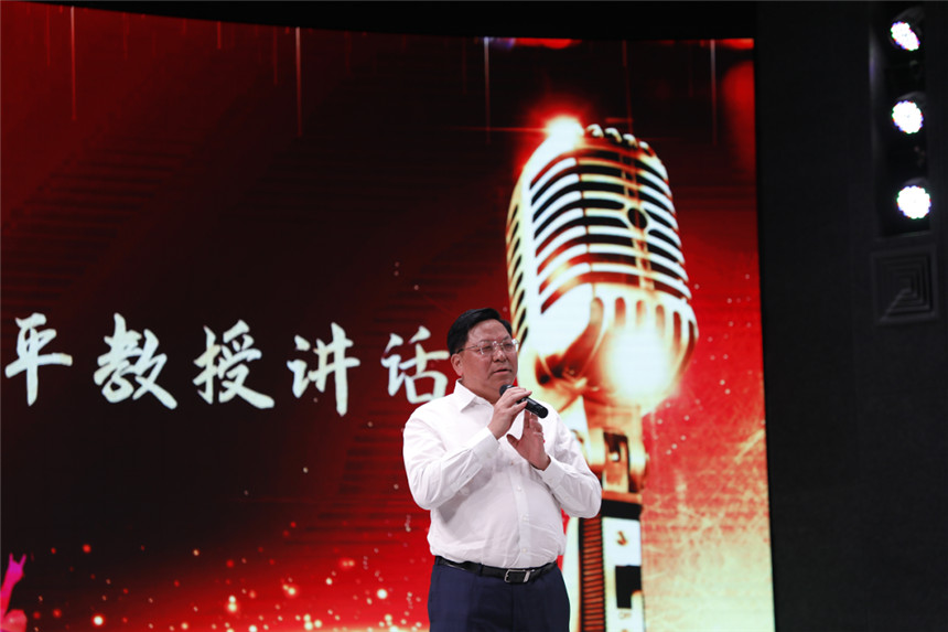 漢口學(xué)院董事長(zhǎng)羅愛(ài)平教授寄語(yǔ)新生