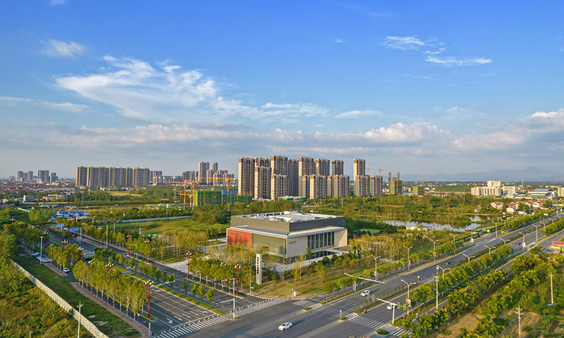 新洲城鄉(xiāng)環(huán)境翻天覆地的變化。