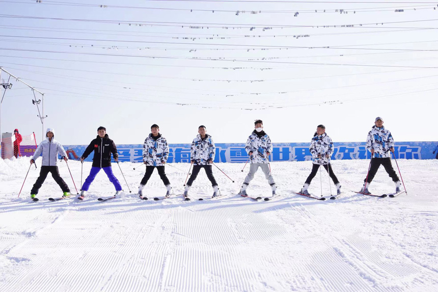 發(fā)展冰雪經(jīng)濟(jì) 湖北孝感首家滑雪場開門迎客