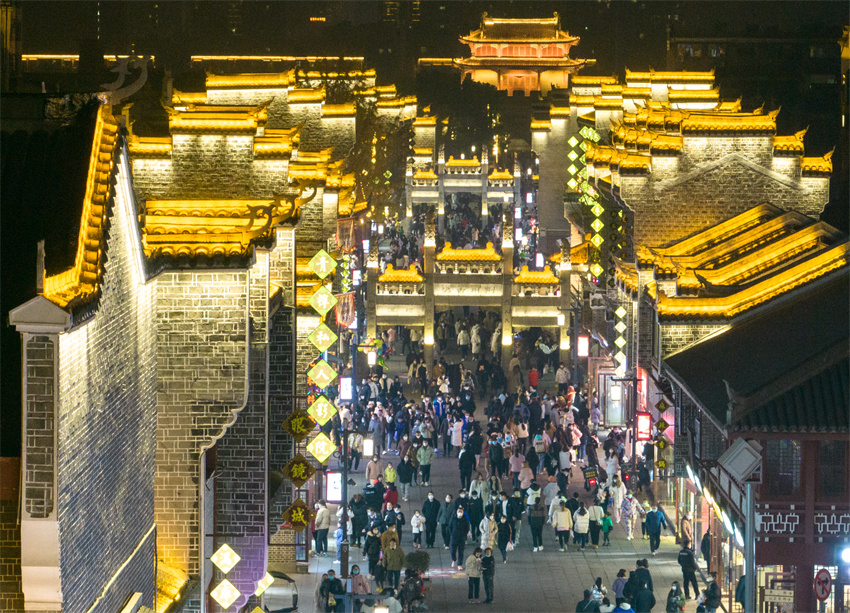 湖北襄陽:古城北街“煙火氣”