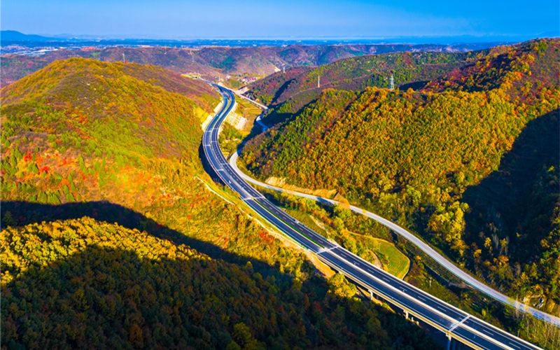 十淅高速公路。盧家國攝
