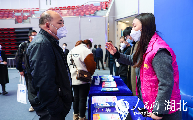 1月8日，湖北省2023年“春風行動暨就業(yè)援助月”啟動。人民網(wǎng) 郭婷婷攝