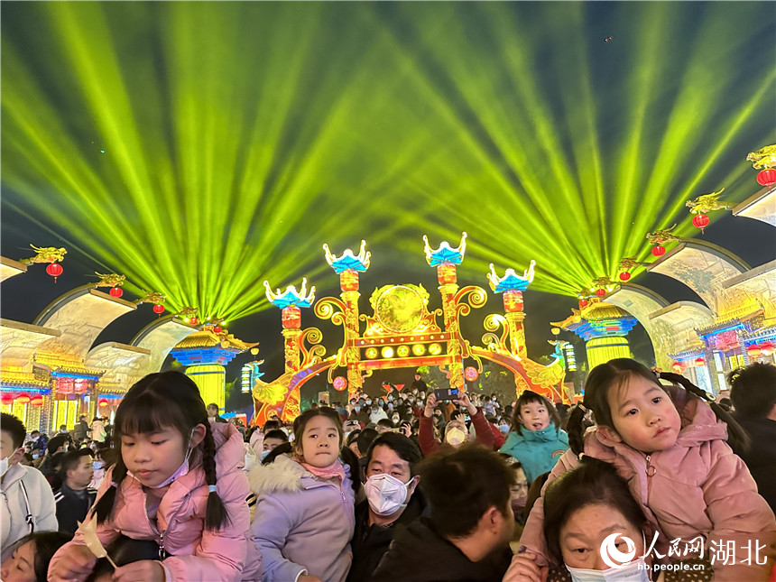 武漢再添一處夜游地標(biāo) “木蘭不夜城”開街迎客【6】