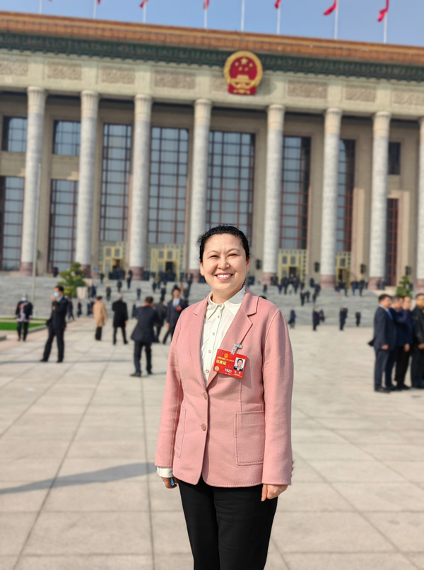 全國人大代表、華中科技大學(xué)計算機(jī)科學(xué)與技術(shù)學(xué)院院長馮丹。受訪者供圖