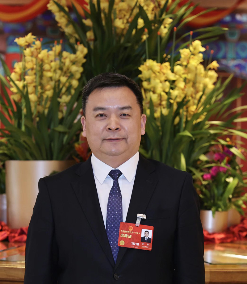 全國(guó)人大代表、湖北交通投資集團(tuán)有限公司黨委書(shū)記、董事長(zhǎng)盧軍。受訪者供圖