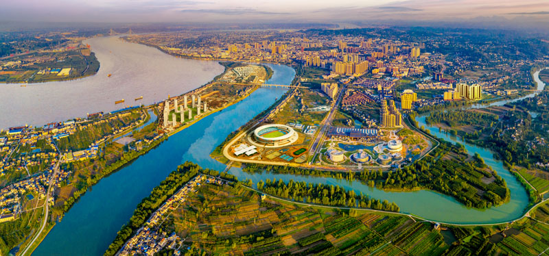 宜都城區(qū)鳥瞰。馮建攝影