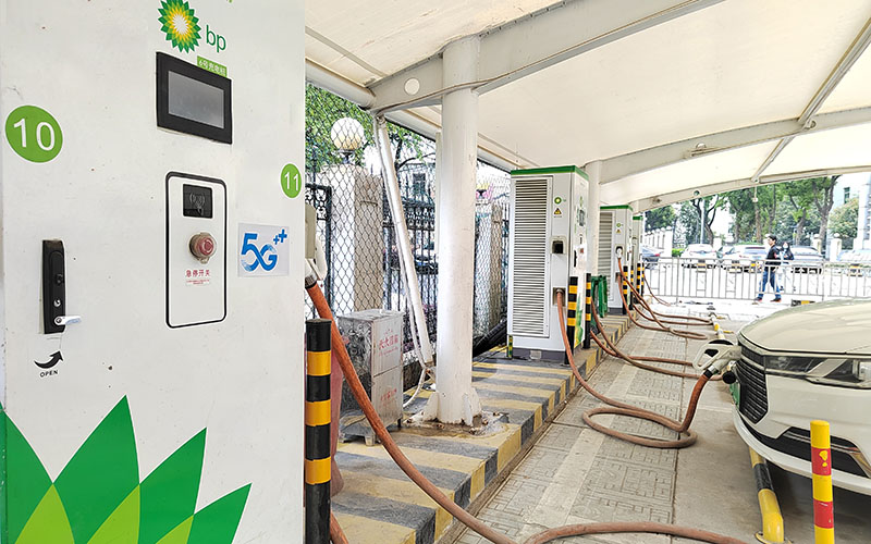 5G智慧停車場新能源汽車充電設(shè)備