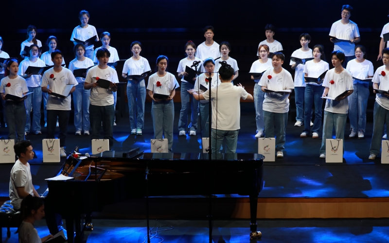 中南民大音樂會演出現(xiàn)場。楊成義攝