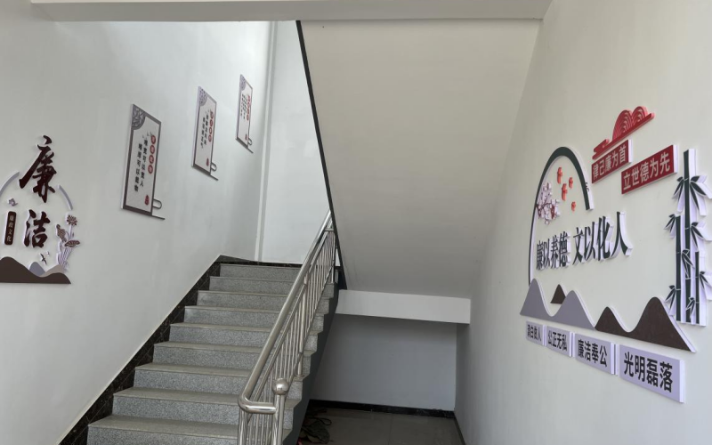 劉咀村清廉村居文化宣傳欄。劉鄭哲攝