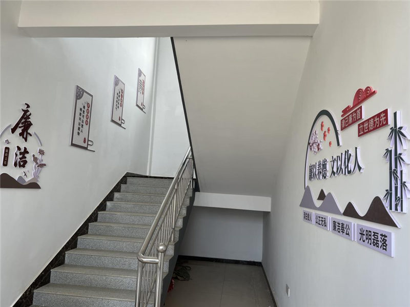 劉咀村清廉村居文化宣傳欄。劉鄭哲攝