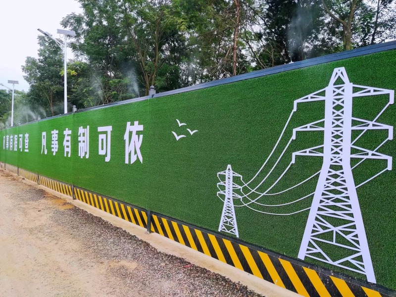 依靠“智慧工地”的自動除塵降噪設(shè)備實現(xiàn)綠色環(huán)保施工。熊江婷攝