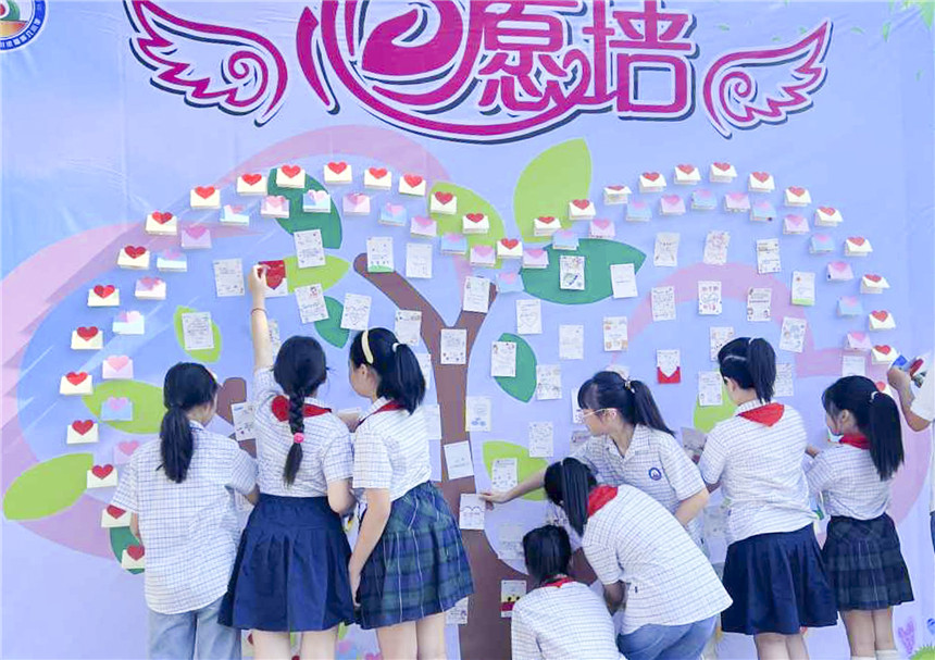 前川六小。黃軒攝。