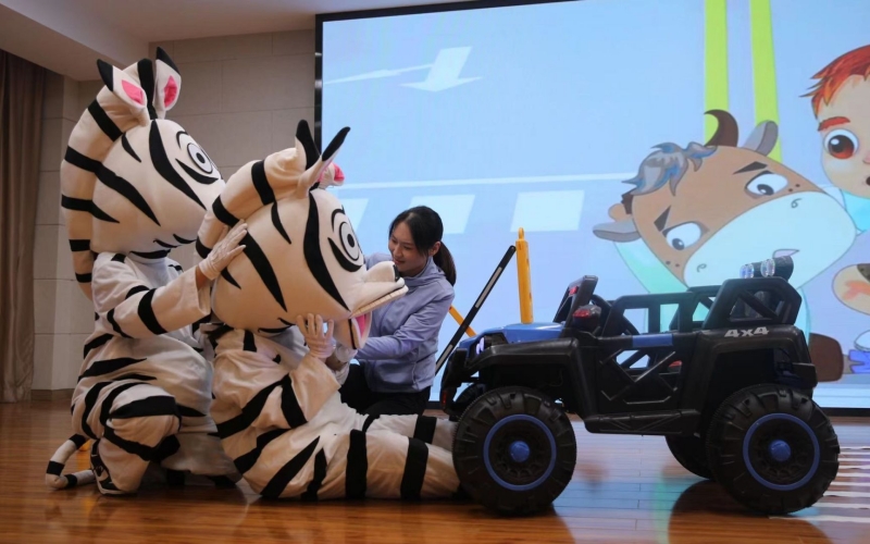 交通安全情景劇進(jìn)校園。