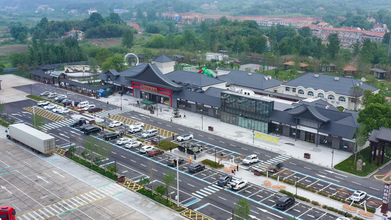 安陸服務區(qū)。湖北交投集團供圖