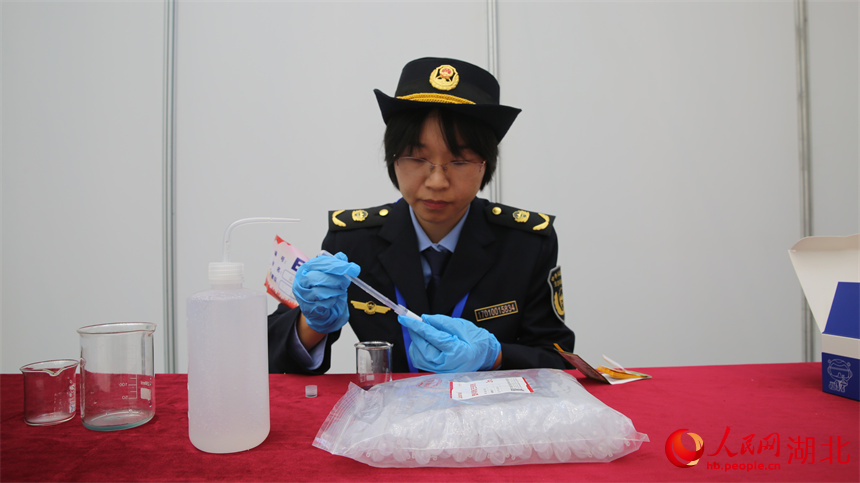 裝備技術(shù)應(yīng)用比武現(xiàn)場。人民網(wǎng)記者 王郭驥攝